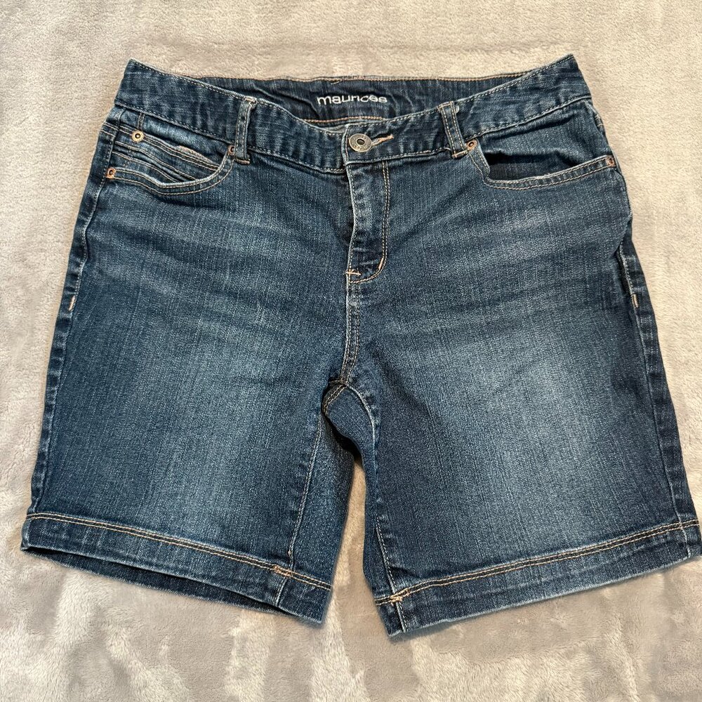 Maurices M Jeans Medium Wash Denim Shorts Size 9/10 7" Inseam Midi Stretch